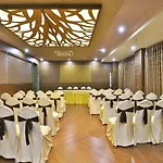Oyo 13253 The Grand Vinayak Hotel