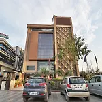 Oyo 13253 The Grand Vinayak Hotel