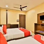 Oyo 12196 Hotel Mayur Park Residency
