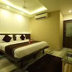 Oyo Flagship 312 Near Ashram Road