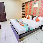 Fabhotel Metro Park