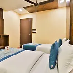 Oyo 12196 Hotel Mayur Park Residency