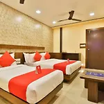 Oyo 12196 Hotel Mayur Park Residency