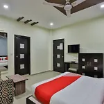 Oyo Flagship 19003 Hotel Rudra Mahal