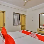 Oyo 28667 Hotel Moti Mahal