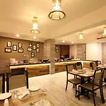 Hotel Accolade