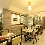 Hotel Accolade