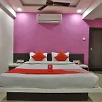 Oyo 11557 Hotel Maharaja Palace