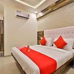 Oyo 12654 Hotel Sunshine