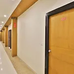 Oyo 11610 Hotel Shreenath