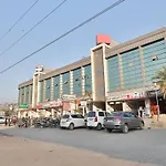Oyo 11610 Hotel Shreenath