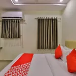 Oyo 26999 Hotel Sg