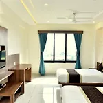 Hotel Royal Square By Sky Stays