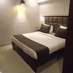 Hotel Maan Residency