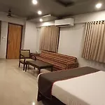 Hotel Maan Residency