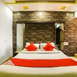 Oyo 69877 Hotel Sarthi Residency