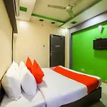 Oyo 69877 Hotel Sarthi Residency