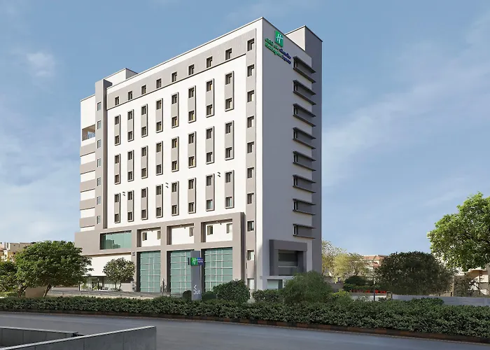 Holiday Inn Express Ahmedabad Prahlad Nagar By Ihg