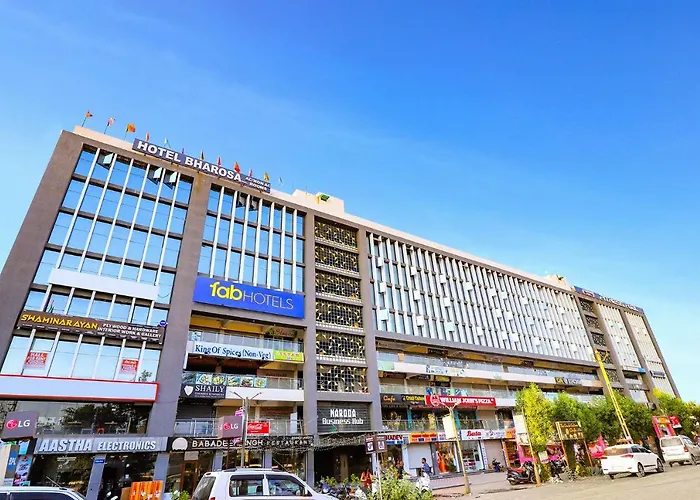 Fabhotel Bharosa Inn
