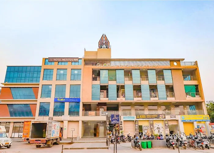 Fabhotel Meritus Inn