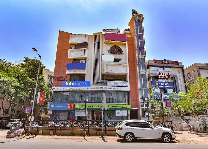 Fabhotel Max Inn