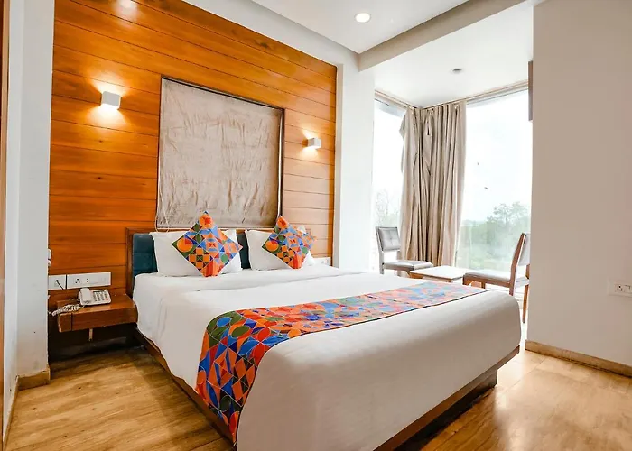 Fabhotel Kyra - Near Airport Road