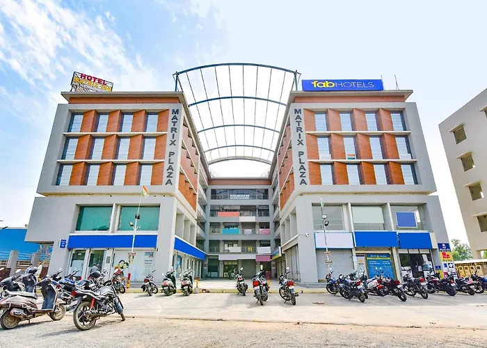Fabhotel Matrix Inn