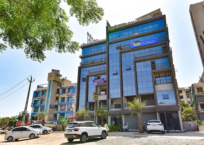 Fabhotel Dev Palace