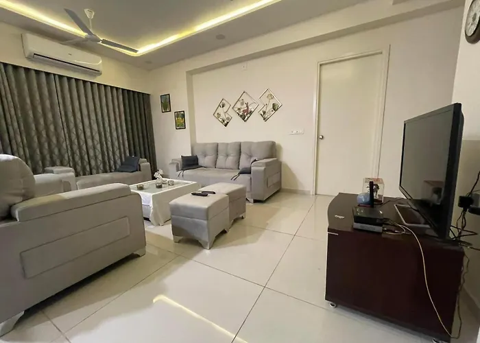 2 Bhk Apartment For Business Or Married Couples Only