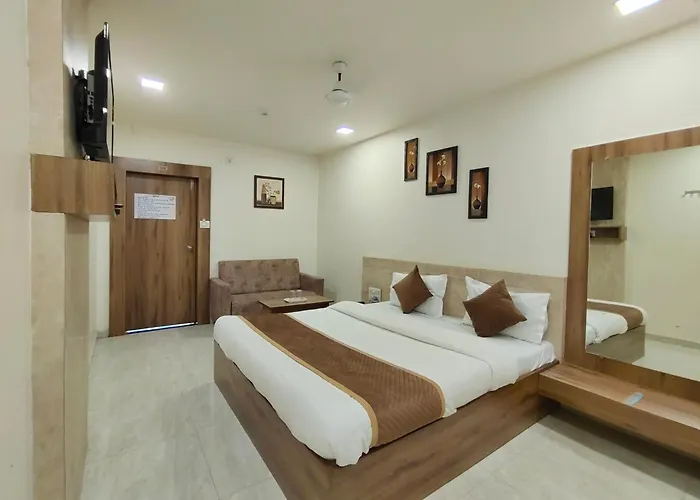 Hotel Palm Residency