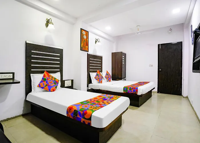 Fabhotel Santro