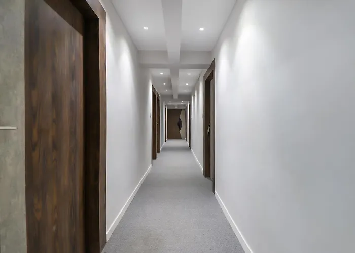 Oyo Hotel Shree Niwas