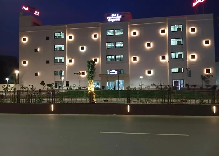 Hotel Ashray Inn Express
