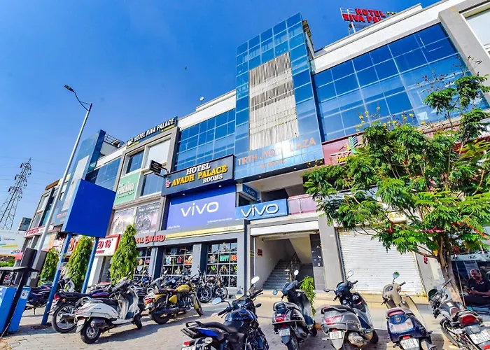 Hotel Avadh Palace, Subhash Bridge, Ahmedabad