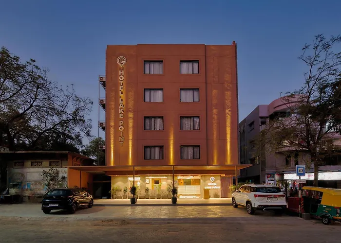 Hotel Lake Point