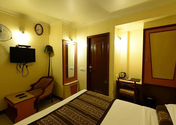 Zo Rooms Ashram Road Paldi Bus Stand