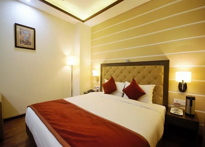 Oyo 3763 Naeeka Hotel