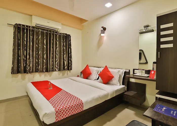 Oyo 11491 Hotel Santro