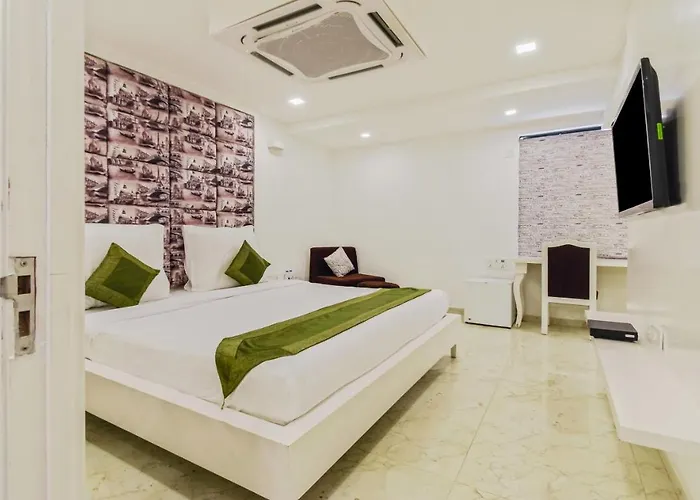 Capital O 48482 Hotel Tribecca Inn