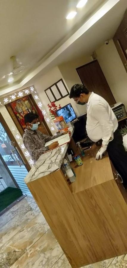 Hotel Rr Palace Ahmedabad