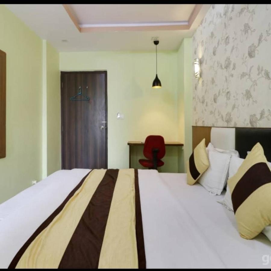 Hotel Satellite *