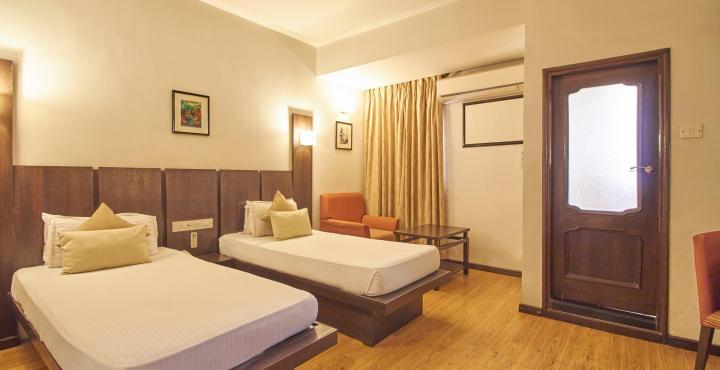Pinnacle Hotel 3*