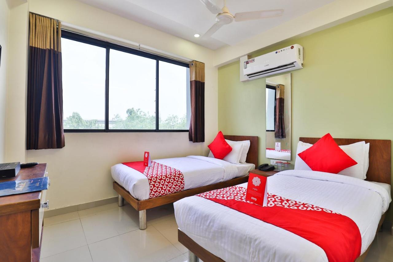 Hotel Oyo 15417 Red Rose