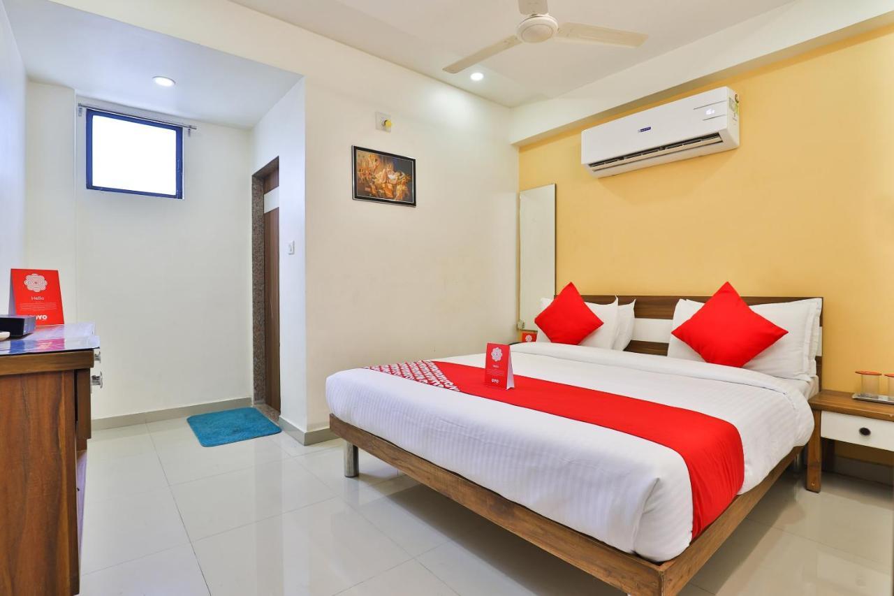 Oyo 15417 Red Rose Hotel