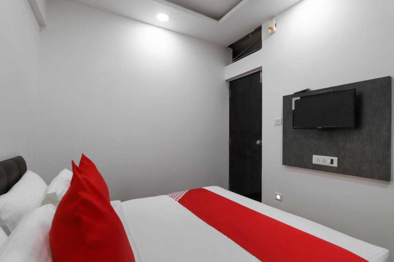 Oyo 40139 Peradiot Ahmedabad
