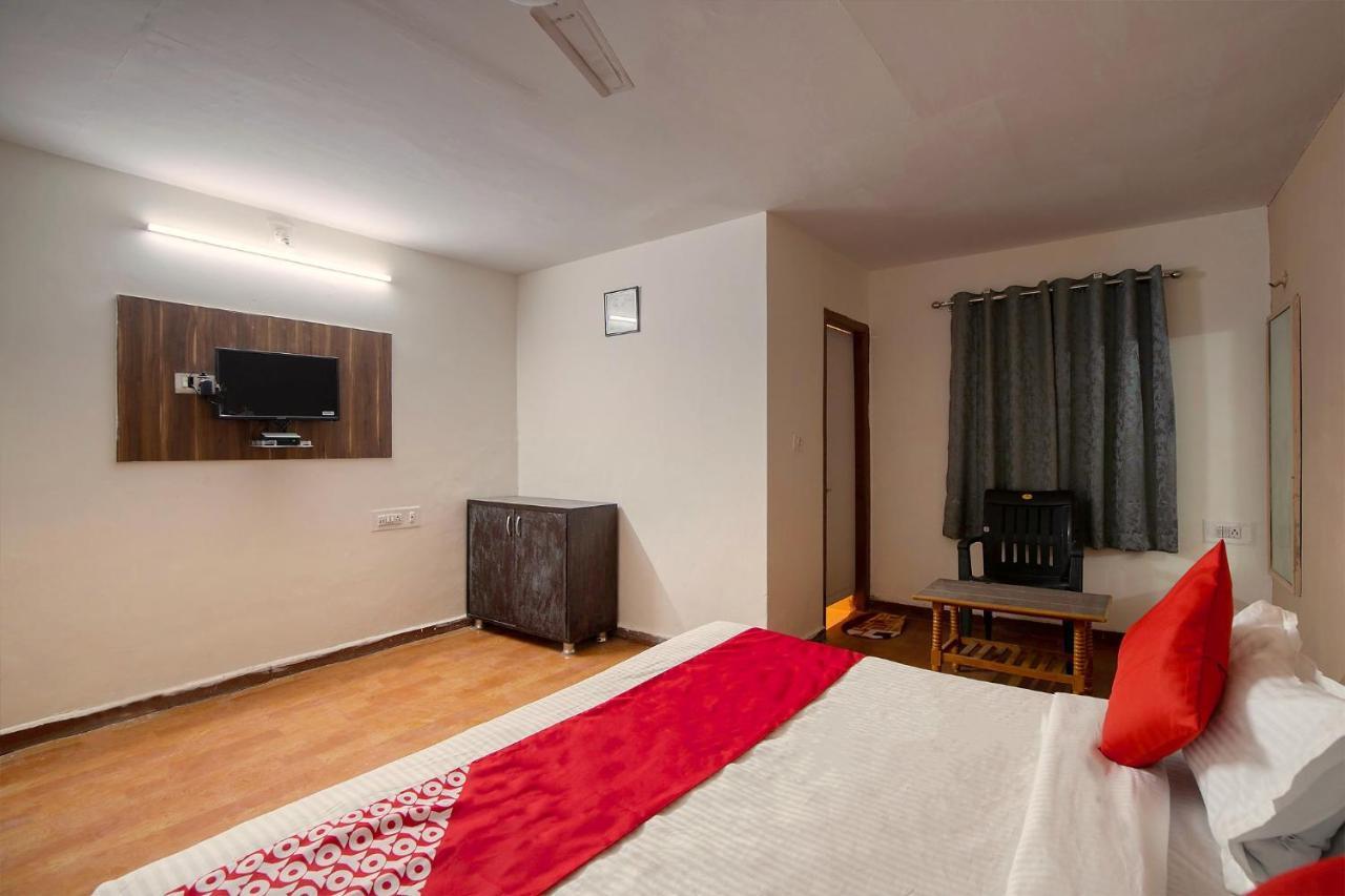 Hotel Oyo 41073 Aavkar Ahmedabad
