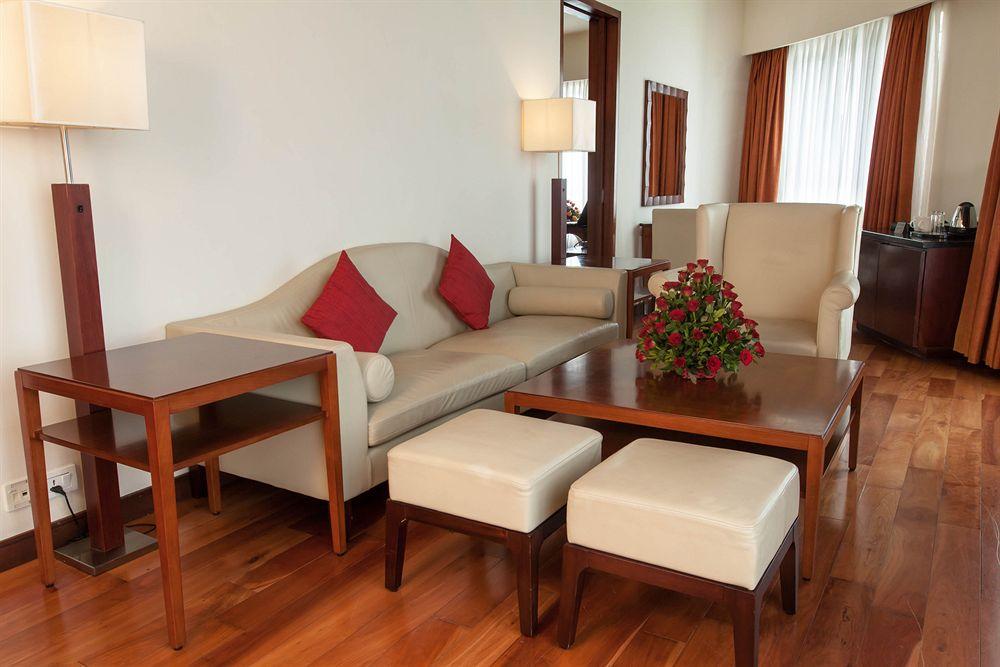 Courtyard By Marriott Hotel