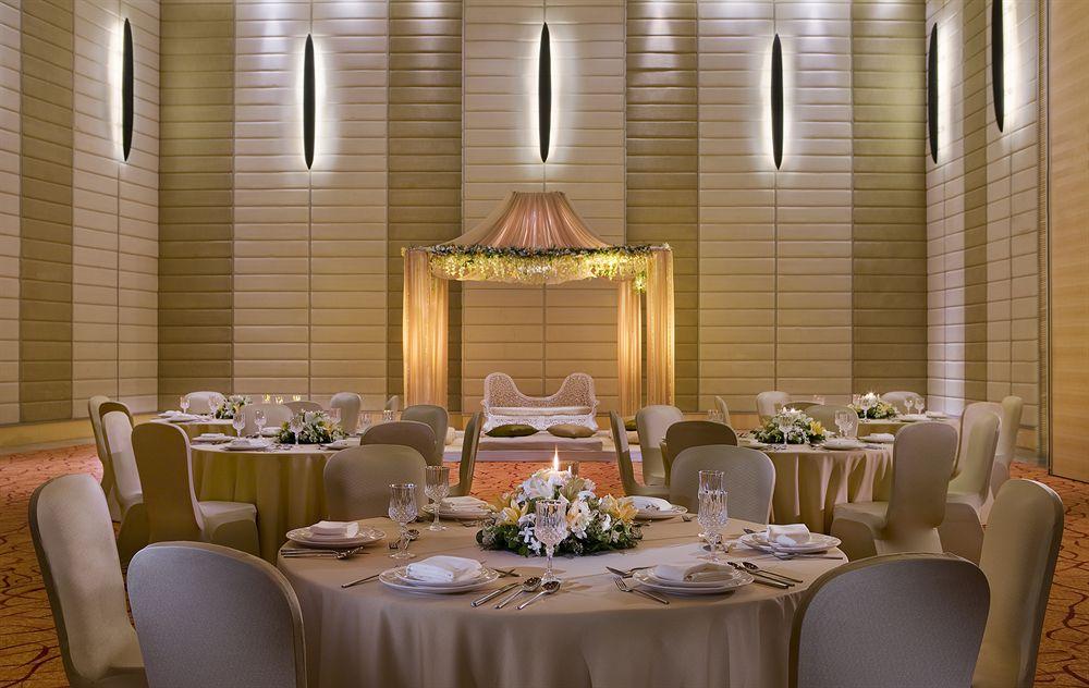 Hotel Courtyard By Marriott Ahmedabad