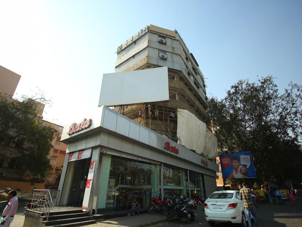 Hotel Salute Ahmedabad