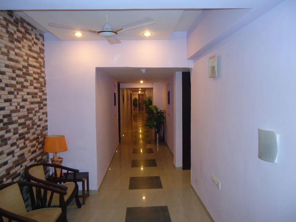 Hotel Maan Residency Satellite Road 3*
